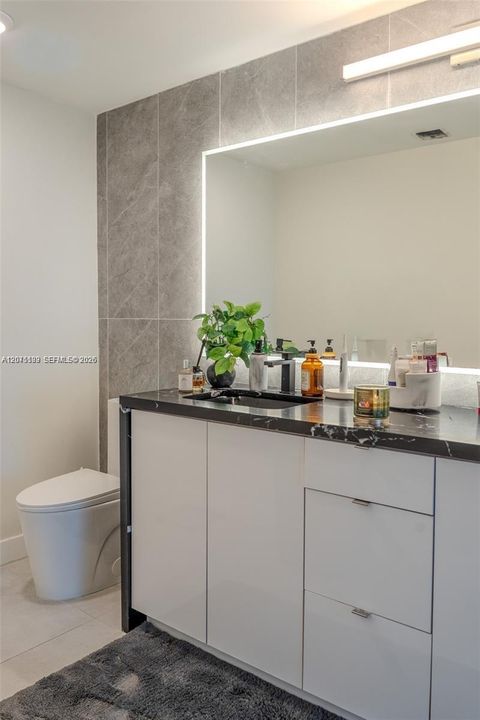 For Rent: $4,499 (2 beds, 2 baths, 1114 Square Feet)