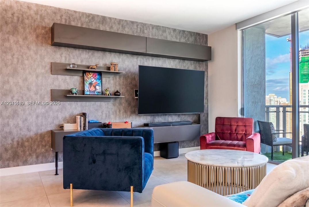 For Rent: $4,499 (2 beds, 2 baths, 1114 Square Feet)