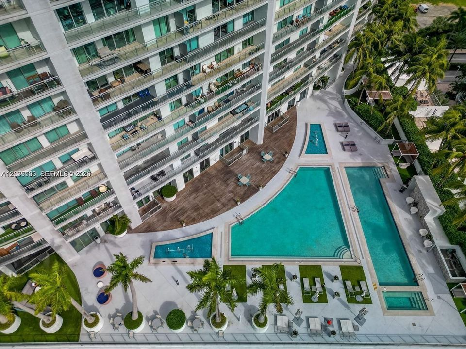 For Rent: $4,499 (2 beds, 2 baths, 1114 Square Feet)