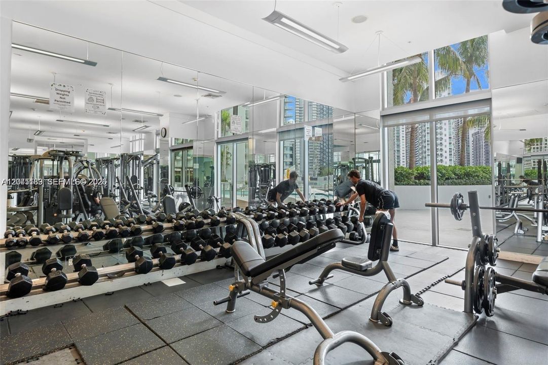 For Rent: $4,499 (2 beds, 2 baths, 1114 Square Feet)