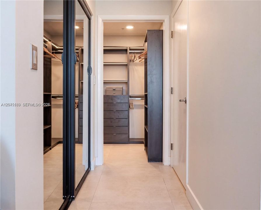 For Rent: $4,499 (2 beds, 2 baths, 1114 Square Feet)