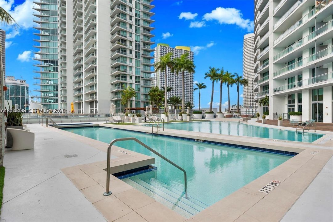 For Rent: $4,499 (2 beds, 2 baths, 1114 Square Feet)