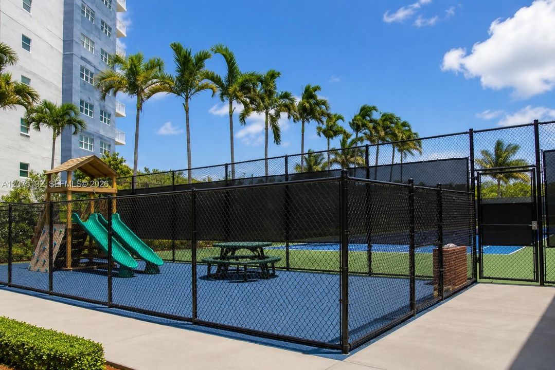En Venta: $539,000 (3 camas, 3 baños, 0 Pies cuadrados)