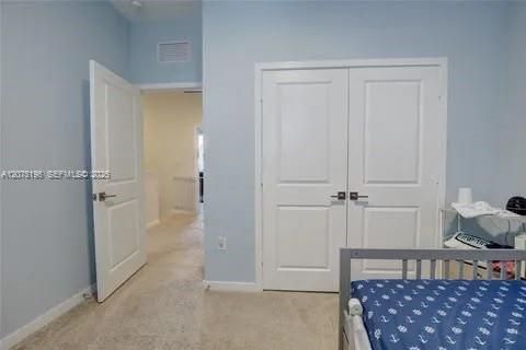 En Renta: $2,850 (4 camas, 3 baños, 1700 Pies cuadrados)