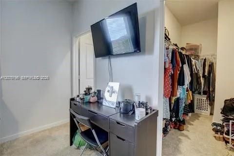 En Renta: $2,850 (4 camas, 3 baños, 1700 Pies cuadrados)