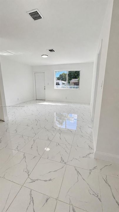 En Renta: $3,000 (3 camas, 2 baños, 1000 Pies cuadrados)