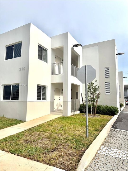 For Rent: $2,500 (2 beds, 2 baths, 0 Square Feet)