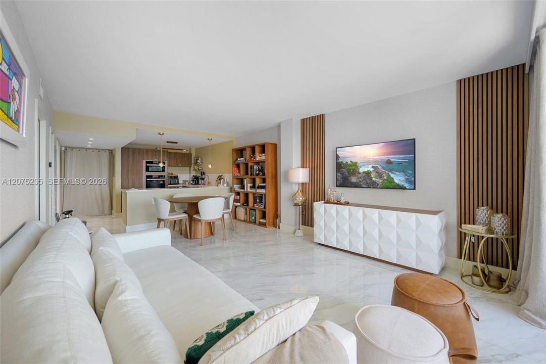 For Sale: $399,000 (1 beds, 1 baths, 800 Square Feet)