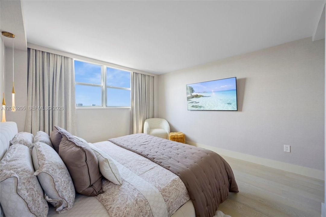 For Sale: $399,000 (1 beds, 1 baths, 800 Square Feet)