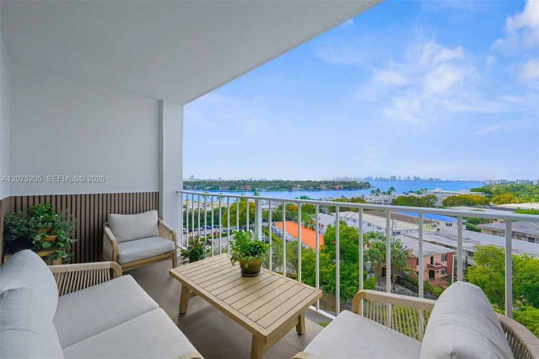 For Sale: $399,000 (1 beds, 1 baths, 800 Square Feet)