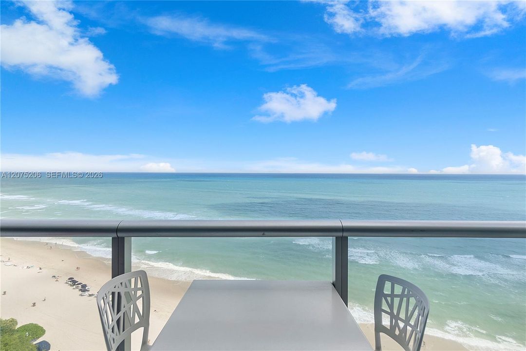 For Sale: $1,300,000 (1 beds, 1 baths, 862 Square Feet)