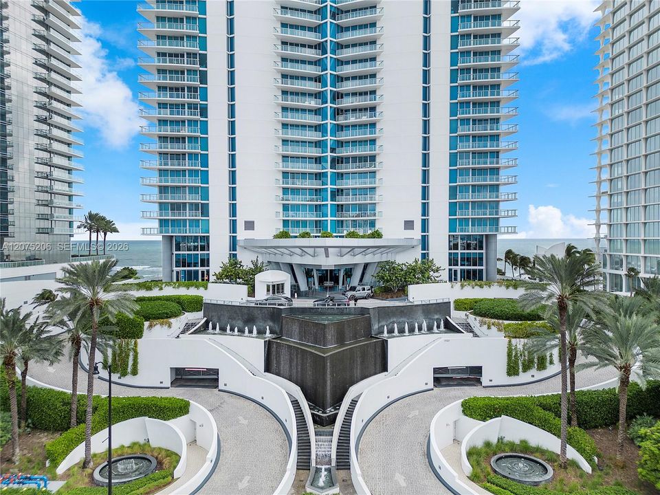 For Sale: $1,300,000 (1 beds, 1 baths, 862 Square Feet)