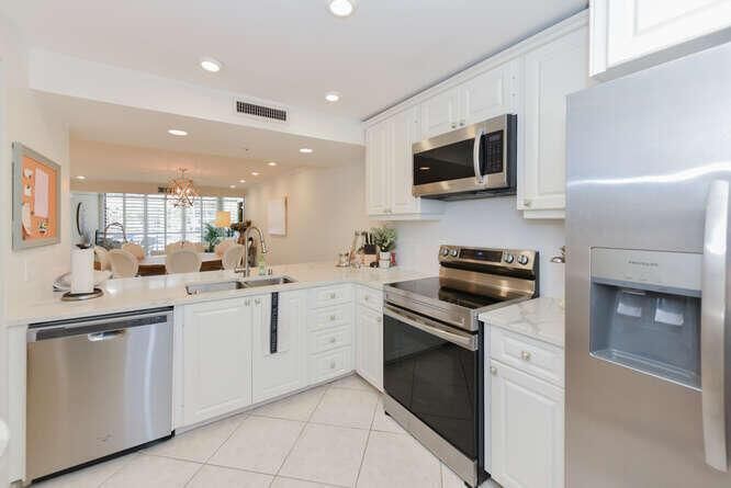 2301 Marina Isle Way Apt 203-small-008-0