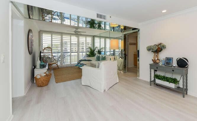 2301 Marina Isle Way Apt 203-small-014-0