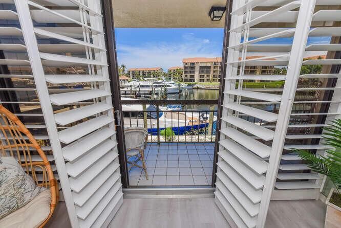 2301 Marina Isle Way Apt 203-small-019-0