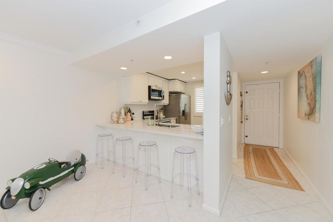 2301 Marina Isle Way Apt 203-large-005-0