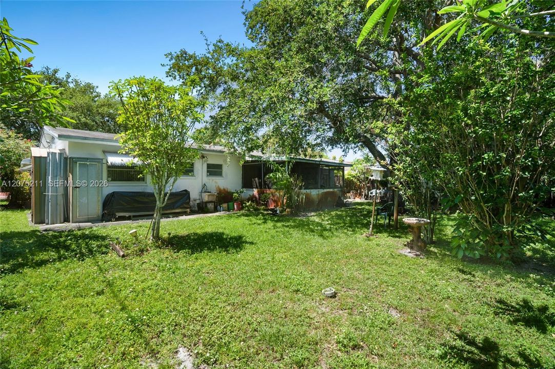 For Sale: $400,000 (2 beds, 2 baths, 1074 Square Feet)
