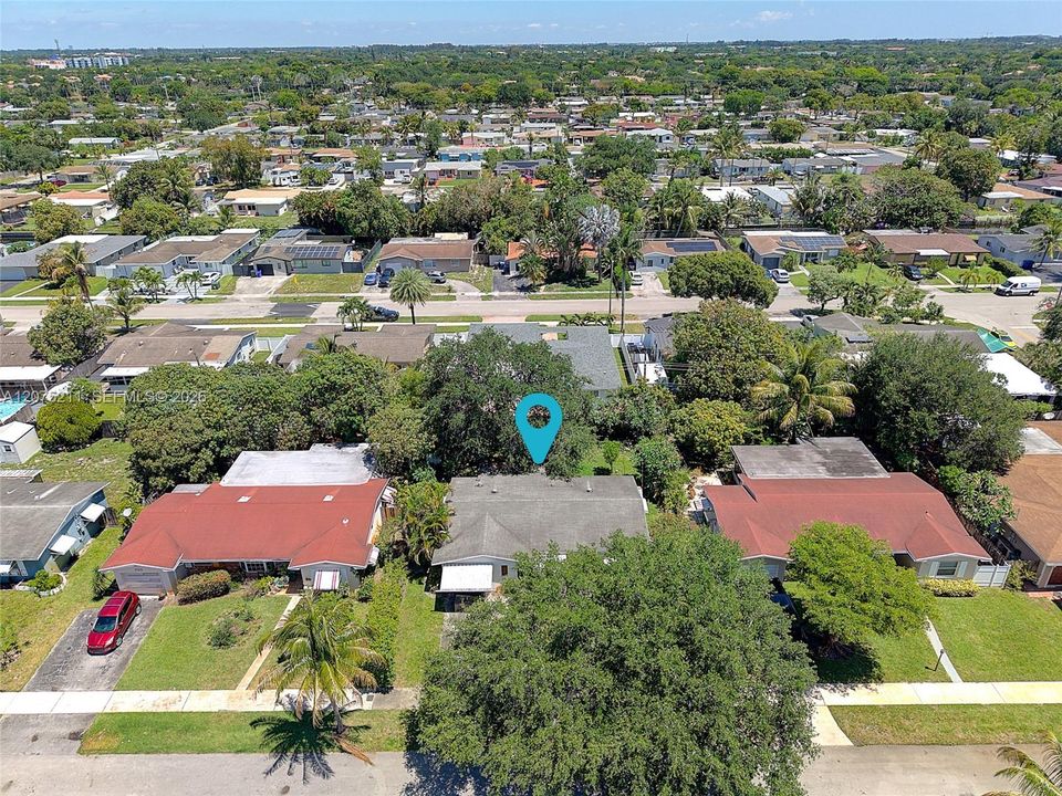 For Sale: $400,000 (2 beds, 2 baths, 1074 Square Feet)