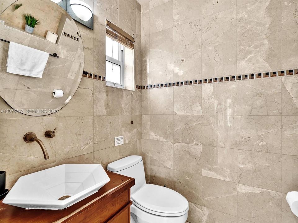 For Rent: $14,500 (5 beds, 3 baths, 2709 Square Feet)
