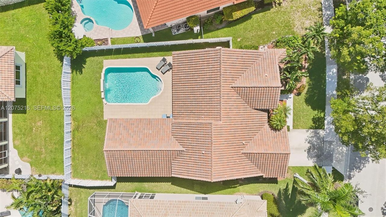 На продажу: $995,000 (4 спален, 2 ванн, 2380 Квадратных фут)
