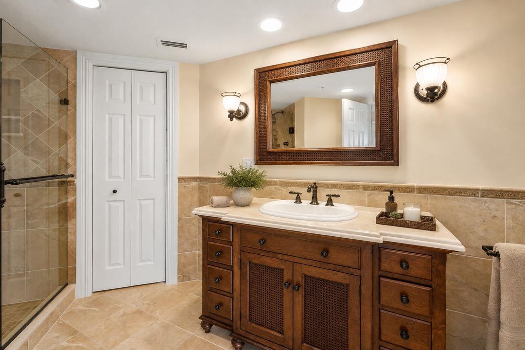 tiara-15c-full-bath-glass-shower-08