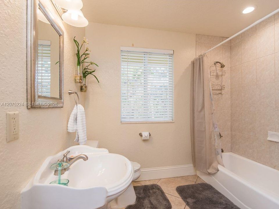 4th Bathroom