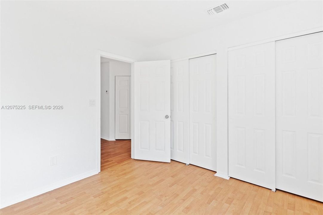 For Sale: $845,000 (5 beds, 3 baths, 2845 Square Feet)