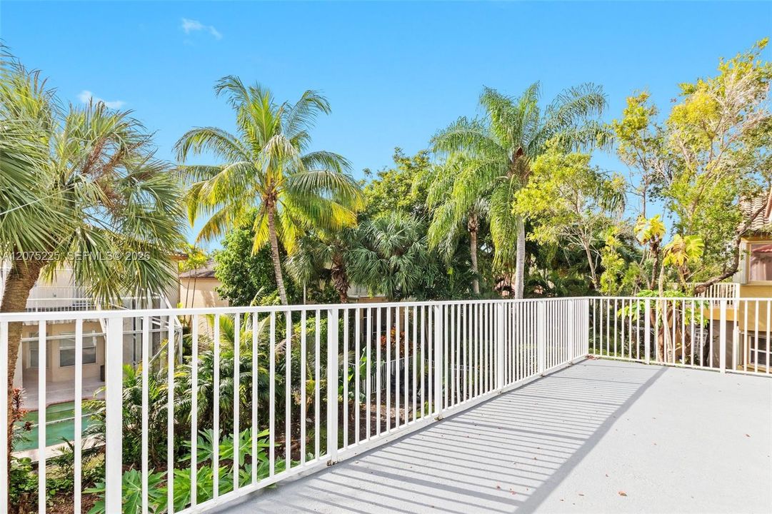 For Sale: $845,000 (5 beds, 3 baths, 2845 Square Feet)