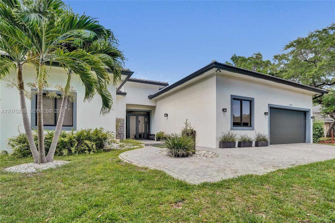 For Rent: $16,990 (6 beds, 4 baths, 3609 Square Feet)