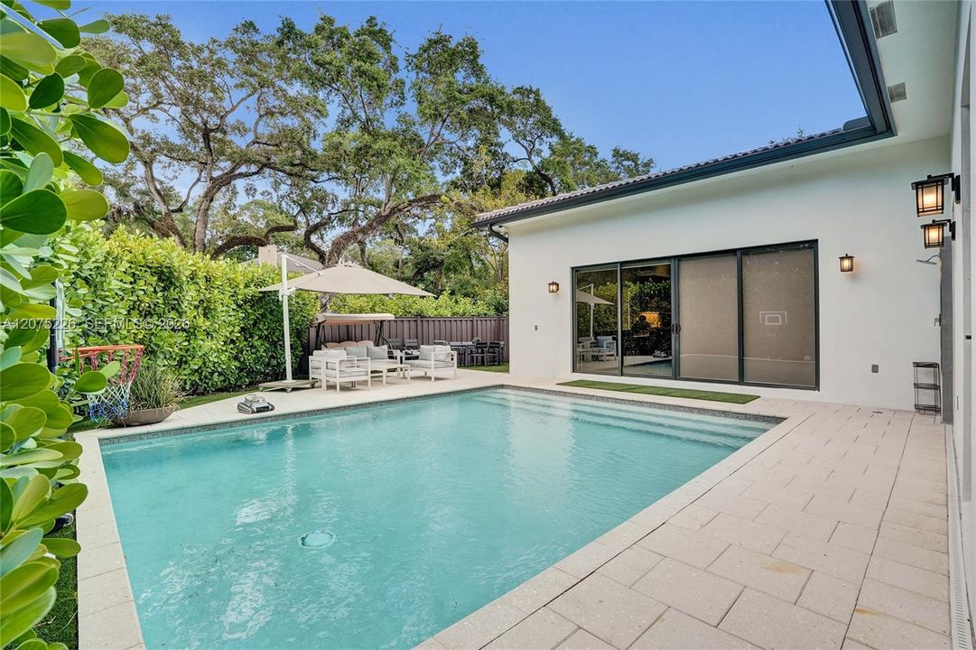 For Rent: $16,990 (6 beds, 4 baths, 3609 Square Feet)