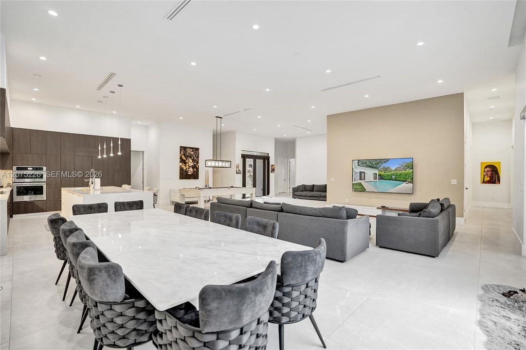 For Rent: $16,990 (6 beds, 4 baths, 3609 Square Feet)