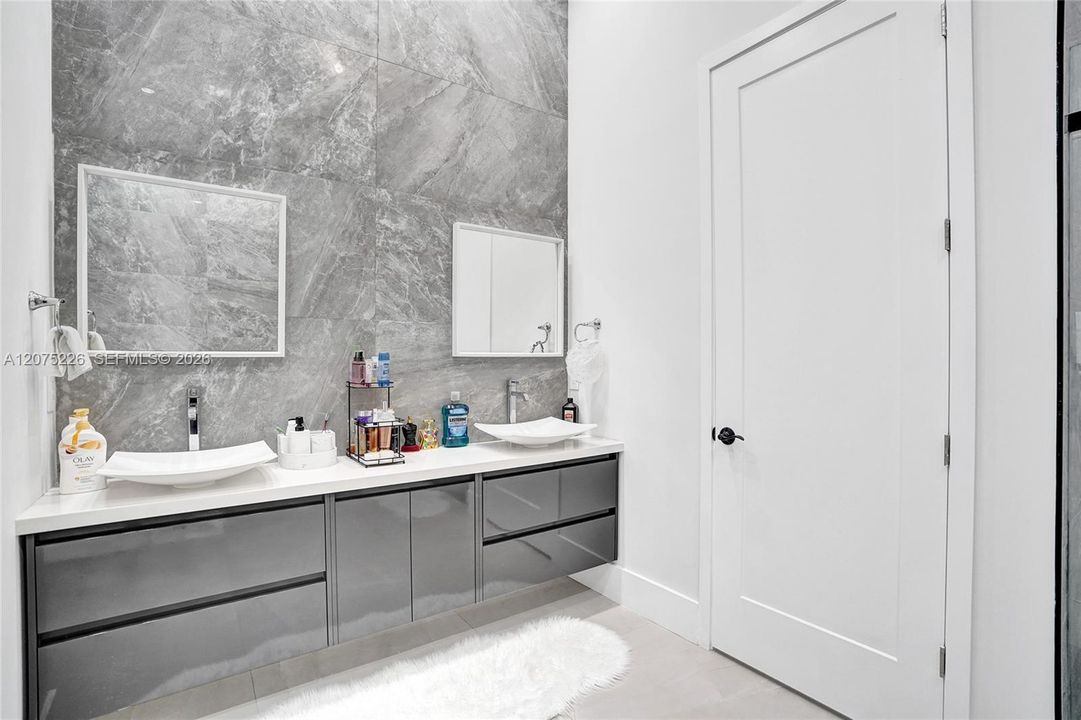 For Rent: $16,990 (6 beds, 4 baths, 3609 Square Feet)