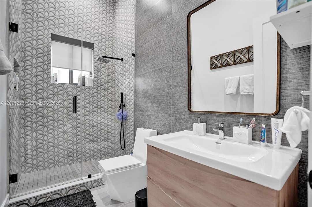 For Rent: $16,990 (6 beds, 4 baths, 3609 Square Feet)