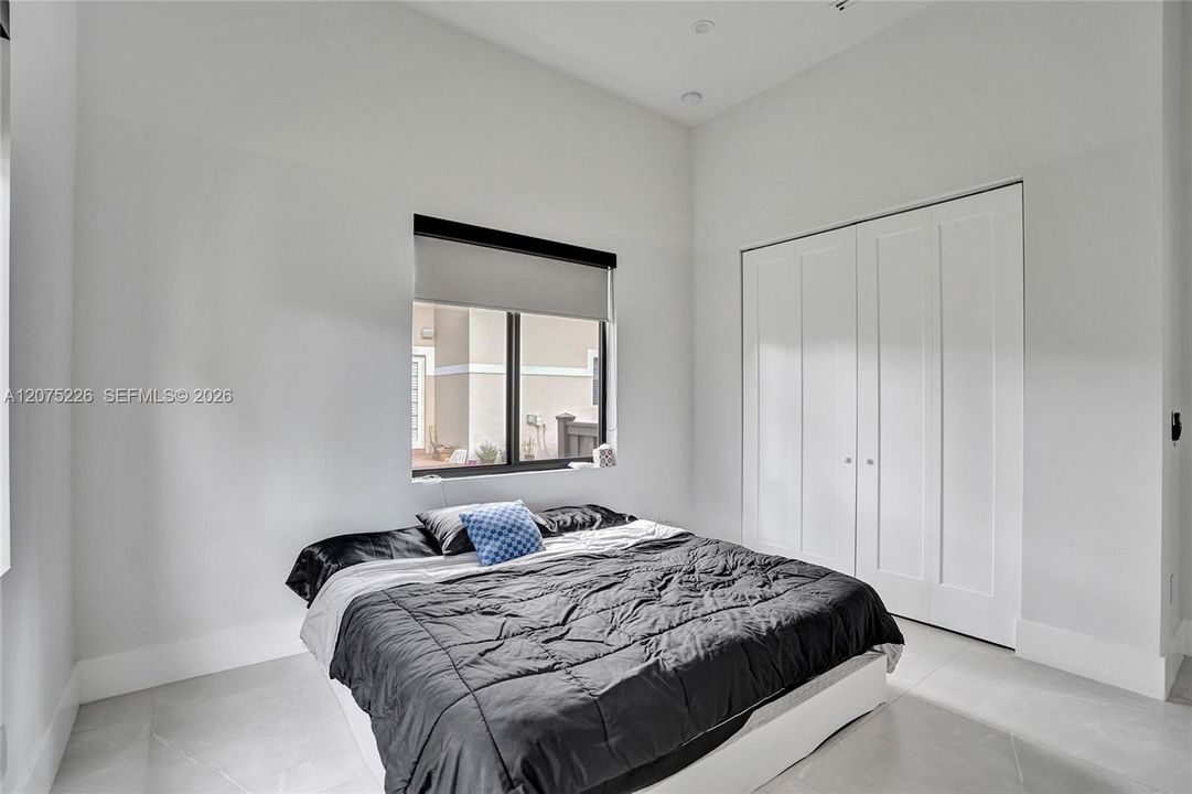 For Rent: $16,990 (6 beds, 4 baths, 3609 Square Feet)