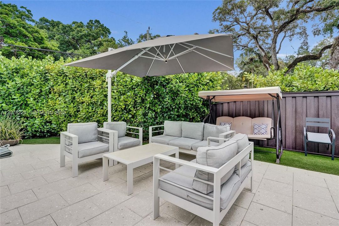 For Rent: $16,990 (6 beds, 4 baths, 3609 Square Feet)