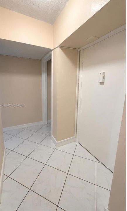 For Rent: $2,200 (2 beds, 2 baths, 990 Square Feet)