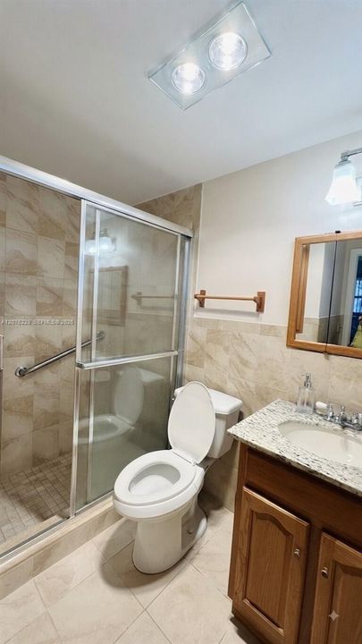 For Rent: $2,200 (2 beds, 2 baths, 990 Square Feet)