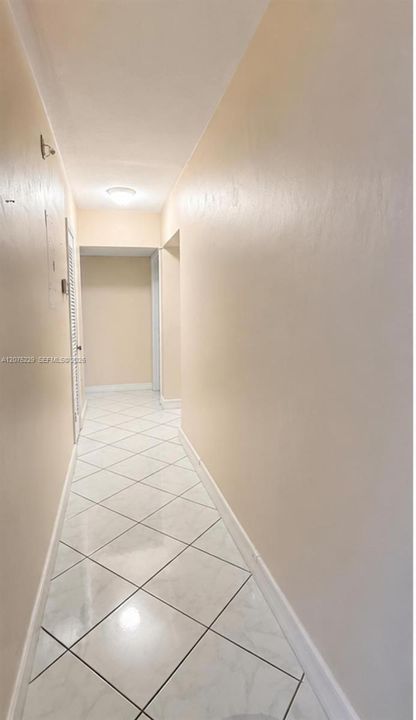 For Rent: $2,200 (2 beds, 2 baths, 990 Square Feet)