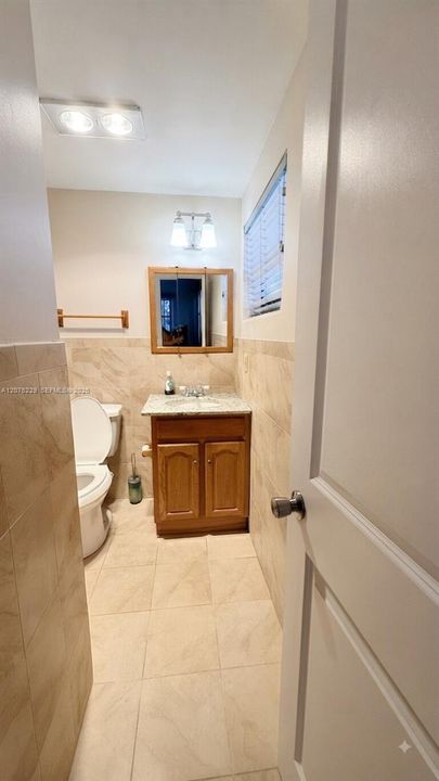 For Rent: $2,200 (2 beds, 2 baths, 990 Square Feet)