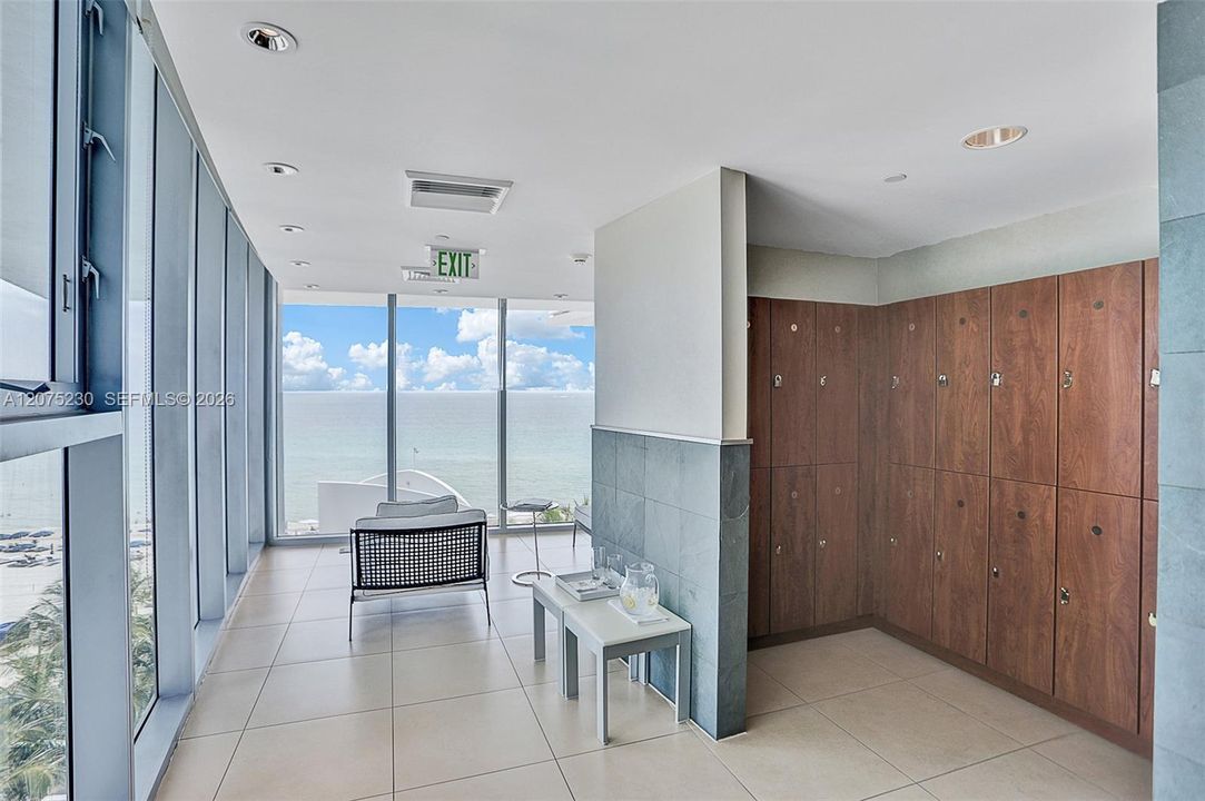 For Sale: $2,230,000 (2 beds, 3 baths, 1479 Square Feet)