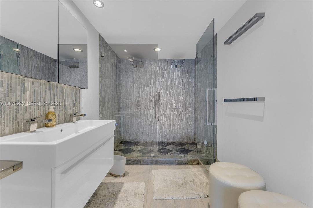 For Sale: $2,230,000 (2 beds, 3 baths, 1479 Square Feet)