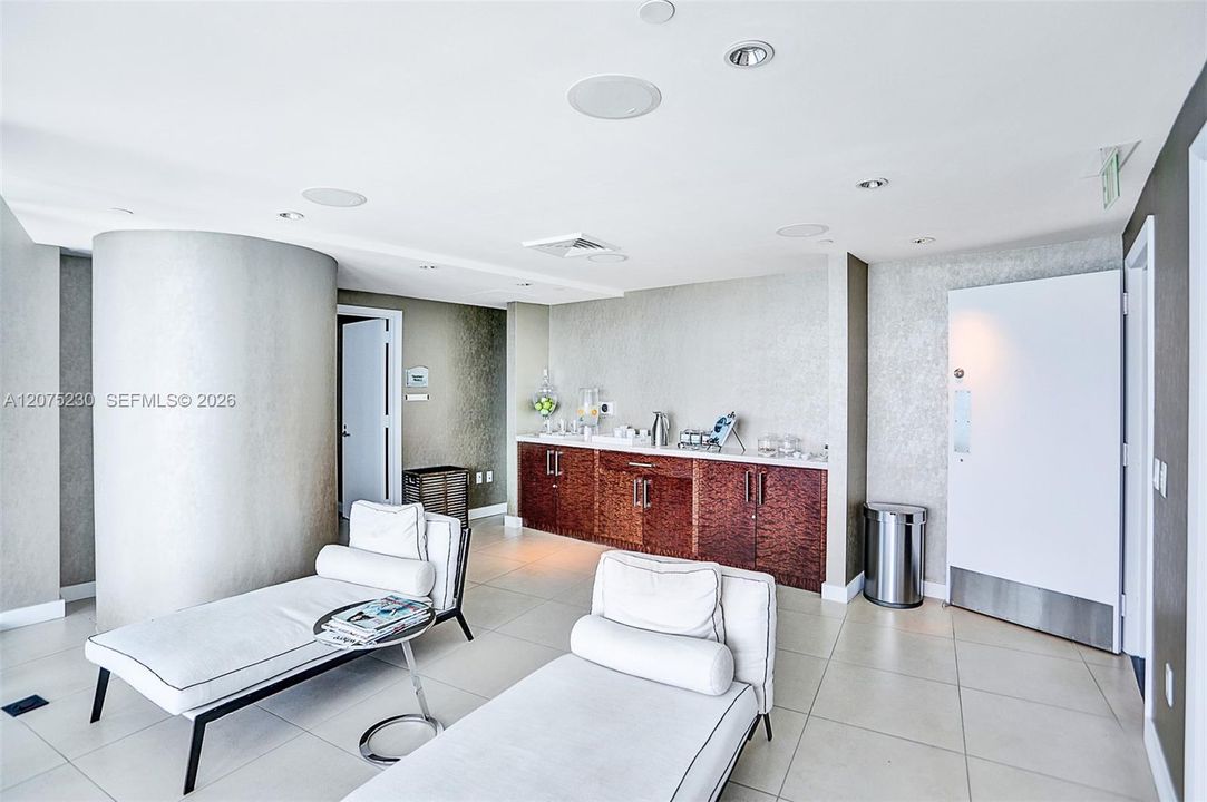 For Sale: $2,230,000 (2 beds, 3 baths, 1479 Square Feet)