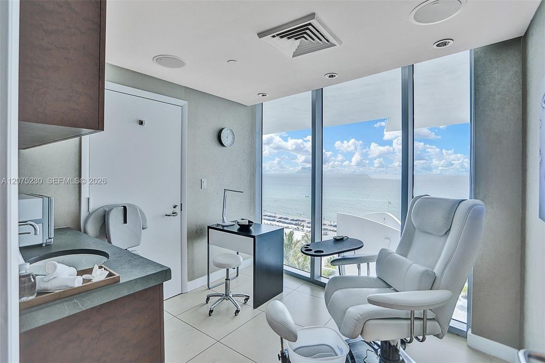 For Sale: $2,230,000 (2 beds, 3 baths, 1479 Square Feet)