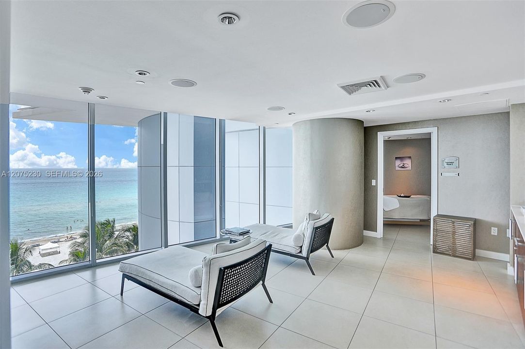 For Sale: $2,230,000 (2 beds, 3 baths, 1479 Square Feet)