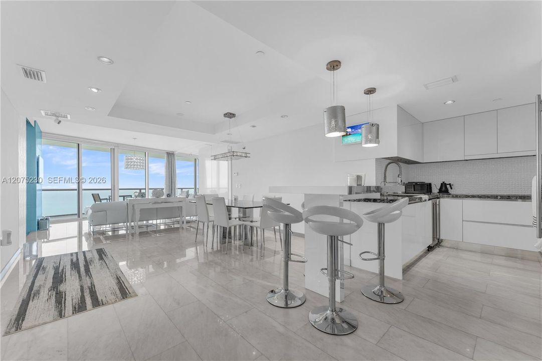 For Sale: $2,230,000 (2 beds, 3 baths, 1479 Square Feet)