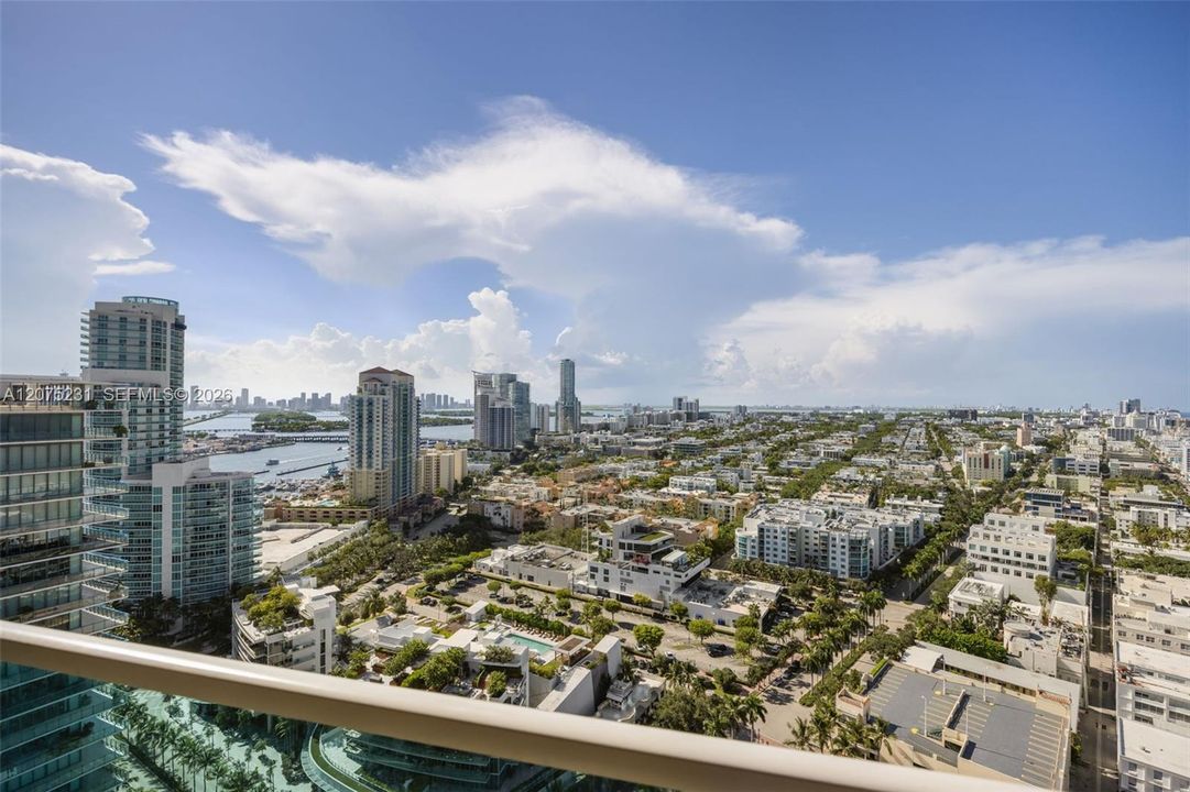 En Venta: $3,499,000 (2 camas, 2 baños, 2040 Pies cuadrados)