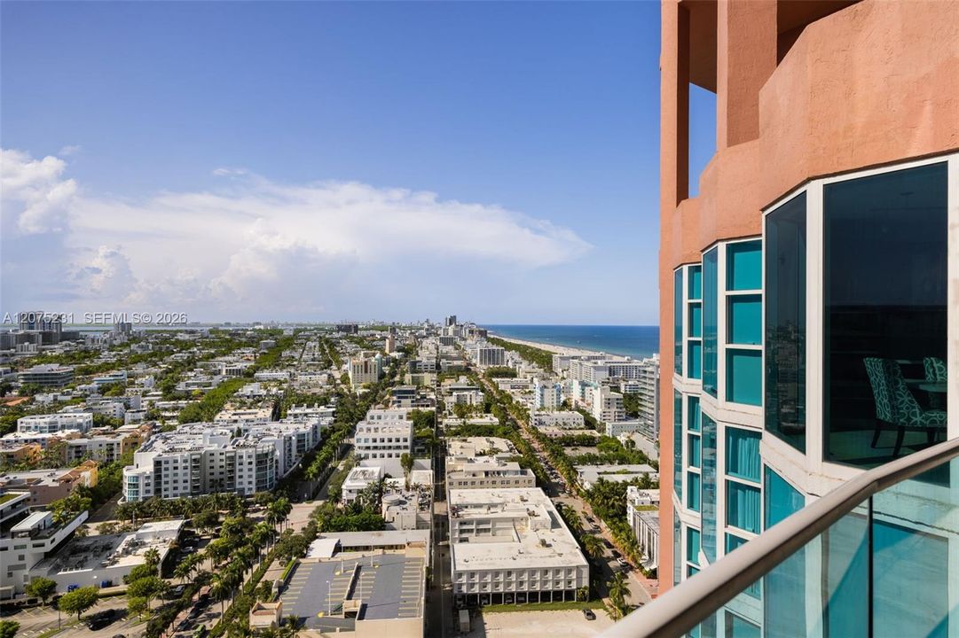 En Venta: $3,499,000 (2 camas, 2 baños, 2040 Pies cuadrados)