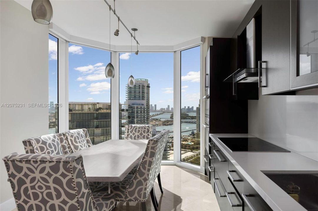 En Venta: $3,499,000 (2 camas, 2 baños, 2040 Pies cuadrados)