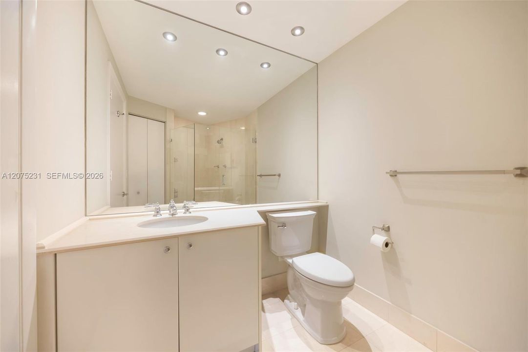En Venta: $3,499,000 (2 camas, 2 baños, 2040 Pies cuadrados)