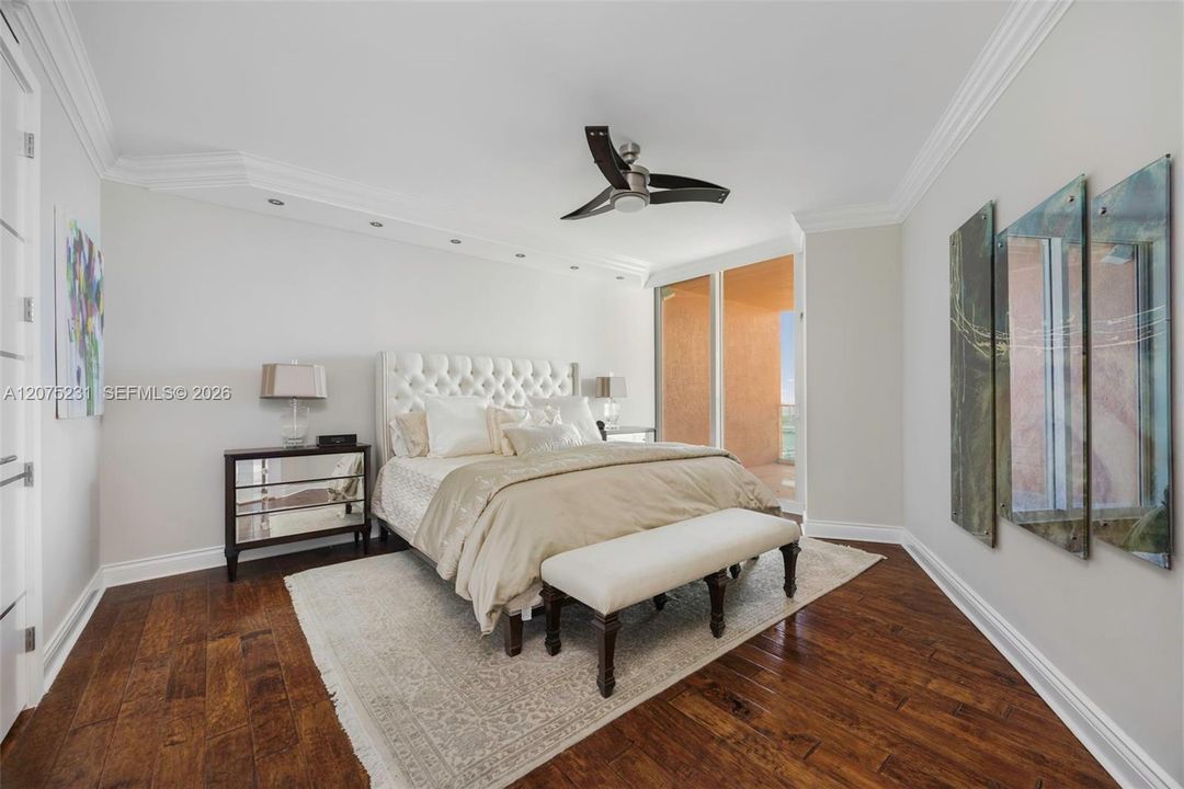 En Venta: $3,499,000 (2 camas, 2 baños, 2040 Pies cuadrados)